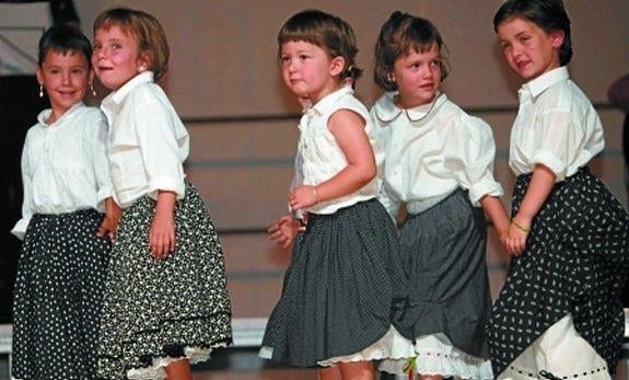 El presente y, sobre todo, el futuro de Oinkari Dantza Taldea. 