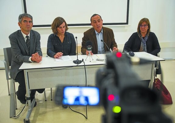 Lander Beloki, María Serrano, Miguel Ángel Páez y Maite Margeli, en la presentación.