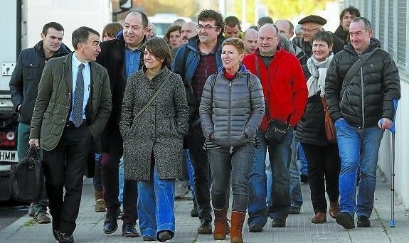 Iruin, Barrena, Abrisketa, Petrikorena, Aierbe, Balda y Galparsoro, entre otros, dirigiéndose al juicio.