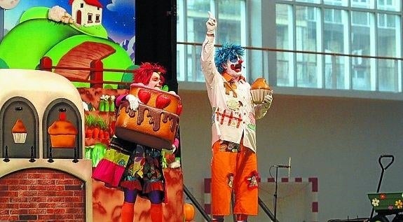 Payasos. El espectáculo de Pirritx fue multitudinario. 