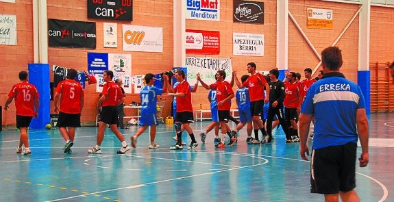 Una cita anterior del Erreka en el polideportivo doneztebarra. 