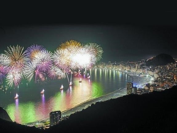 La playa de Copacabana es escenario de las principales celebraciones de Río, como la Nochevieja.