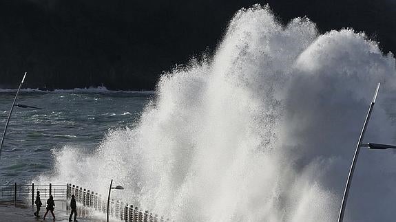 El viento sur dejó ayer rachas de 100 km/h en el observatorio de Igeldo