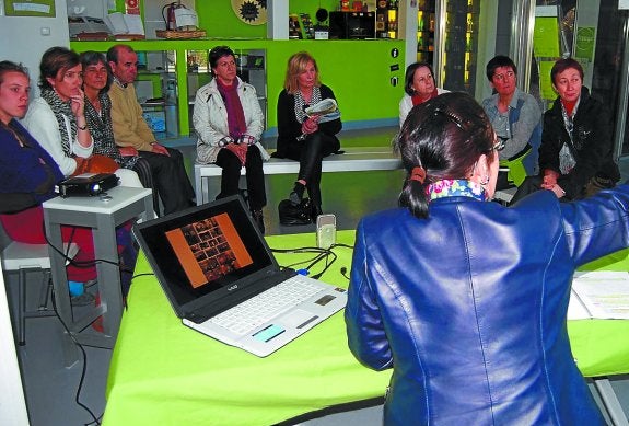 Ekintzak. Hitzaldiak, tailerrak... egiten dira urtero Igartubeitin jardunaldietan. 