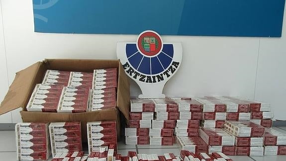 El medicamento ilegal interpectado por la Ertzaintza en la AP-8 a la altura de Oiartzun.