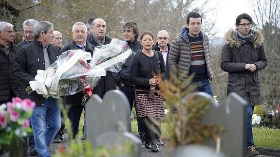 El acto se ha celebrado en el cementerio de Lasarte-Oria