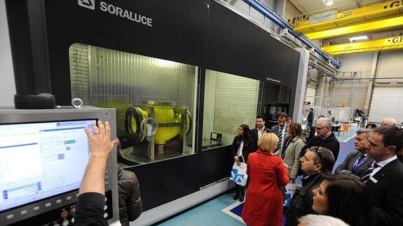 Presentación del nuevo sistema en la planta de la cooperativa Soraluce en Bergara.