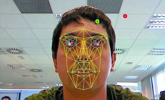 El nuevo dispositivo utilizará las cámaras y lentes de los ordenadores o móviles y no luces infrarrojas.