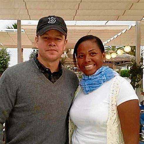 Matt Damon con una fan. 
