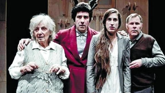 Cita con la obra  de teatro 'Etxekoak' esta tarde en la casa  de cultura de Bera