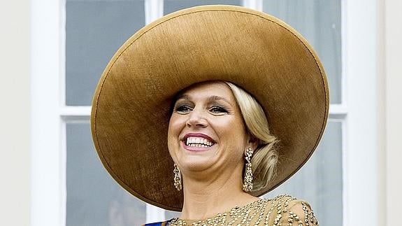 Máxima cumple 45 en la cima