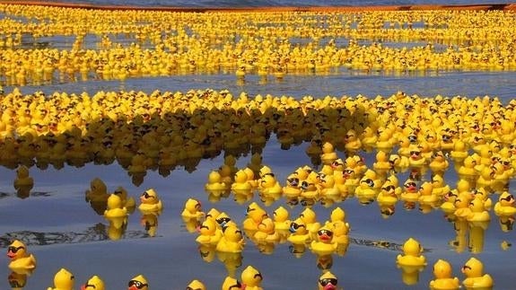 El sábado se celebrará una carrera solidaria de patos de goma en el Urumea