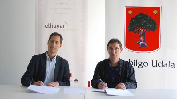 Txema Pitarke Elhuyar Fundazioko lehendakaria eta Xabier Arregi Usurbilgo alkatea, 
