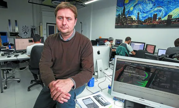 Pablo Ayala, en las oficinas que Innovae acaba de estrenar en el parque empresarial de Zuatzu, en San Sebastián.