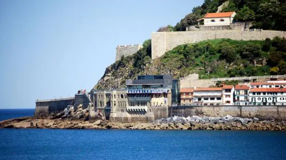 El Museo Balenciaga de Getaria y el Aquarium de San Sebastián ofrecen visitas en barco
