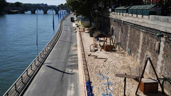 París vuelve a tener playa pero con grandes medidas de seguridad