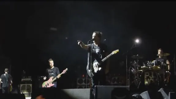 Pearl Jam expulsa de su concierto en Chicago a un hombre por agresión machista