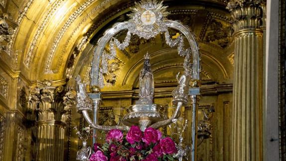 La imagen de la virgen el Coro, ubicada en la basílica de Santa María de Donostia.