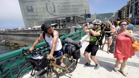 Gipuzkoa, Navarra e Iparralde se unen para fomentar el uso transfronterizo de la bicicleta
