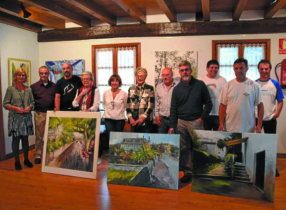 Los premiados, con el jurado, en la entrega de los galardones. 