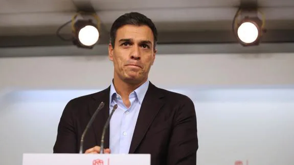 Pedro Sánchez, en el anuncio de su renuncia a la Secretaría General del PSOE. /