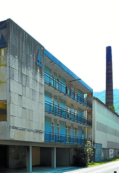 Fernando Redon arkitektoa eta eraikina.