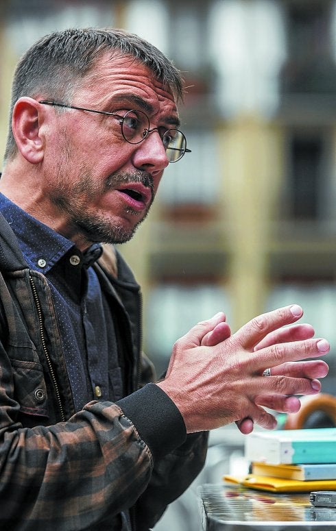 Monedero, ayer en Irun durante la entrevista.