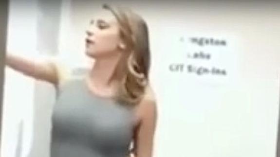 Así es la profesora más sexy del mundo