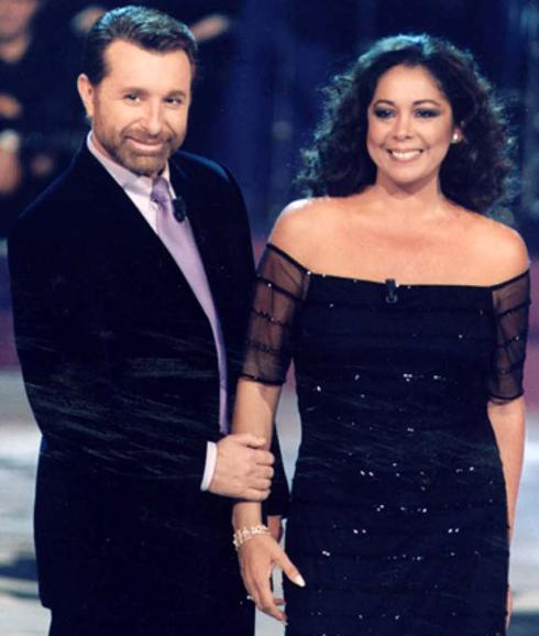 Isabel Pantoja con José Manuel Parada en un programa de TVE en el año 2000.
