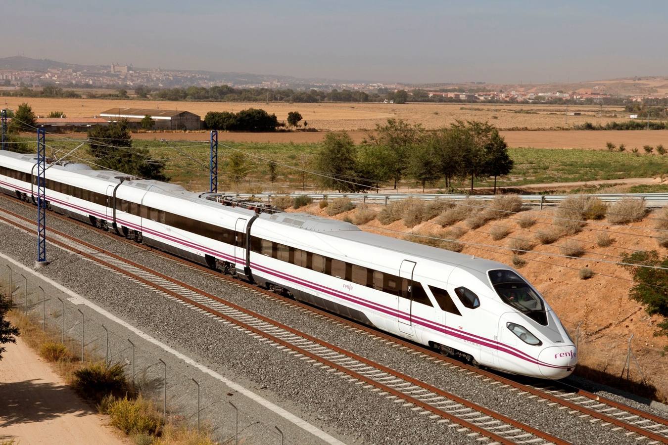 El tren Oaris con el que CAF se presenta al concurso para los nuevos AVE.