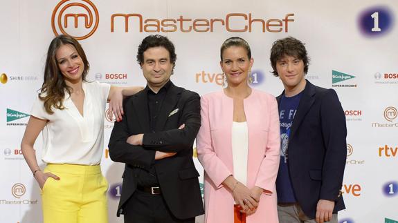 Los presentadores de MasterChef Celebrity.
