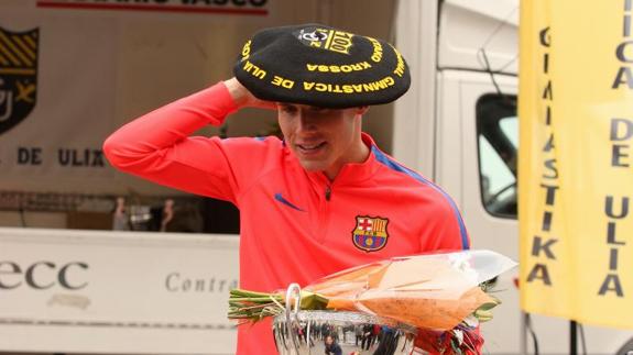 Momento de la llegada a meta de Marc Alcalá, seguido por Hassan Oubaddi.Arizmendi