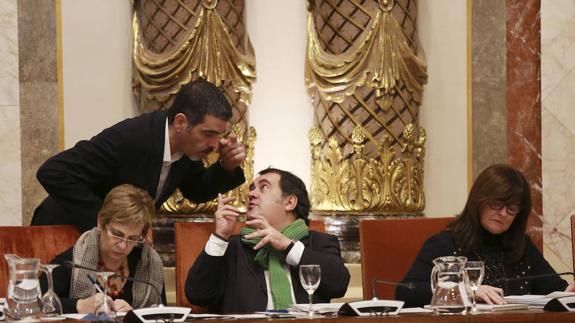 Aprobada la comisión sobre el polideportivo de Altza y el amianto