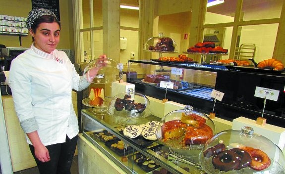 Ekhi. Así llama la pastelería 'libre de gluten' que Ariana Ganboa ha abierto en Arimazubi, la primera de su género en tierras vascas. 