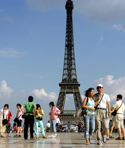 La Torre Eiffel se blinda con un cristal antibalas contra posibles ataques terroristas