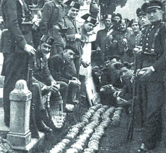 Bombas caseras localizadas en el cementerio de Eibar, tras la Revolución de Octubre de 1934.