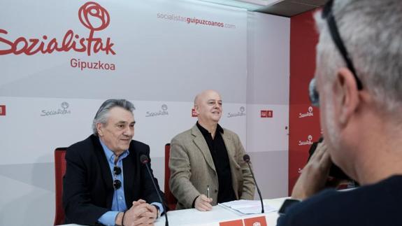 Manu Escudero y Odón Elorza, este lunes en Donostia. 