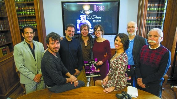 Germán Olvera, Facundo Muñoz, Ángel Pazos, Luciano Miotto, Juncal Eizaguirre, Francesca Bruni, Pedro M. Aguinaga y Paco Sagüés.