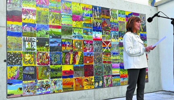 Nisa Goiburu, durante el homenaje a Epelde en la anterior edición de la Eskulturastea. 