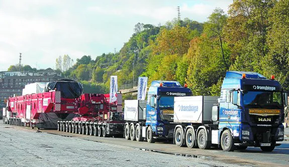 El transporte especial que atravesó Gipuzkoa el pasado noviembre. 