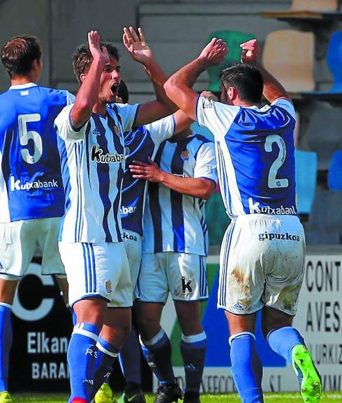 Los potrillos celebran uno de sus goles en Lasesarre. 