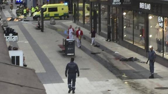 «El camión salió de la nada e iba fuera de control»