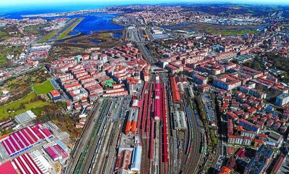 La zona de vías situada más a la derecha es en la que se iniciará el proyecto.