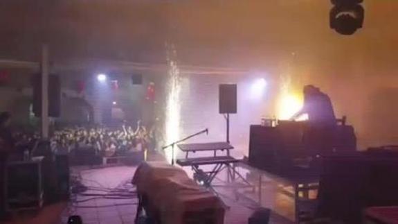 Kiko Rivera acude a un bolo con su mujer y su hermana