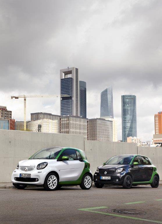 Los dos modelos de Smart eléctricos que se ponen a la venta.