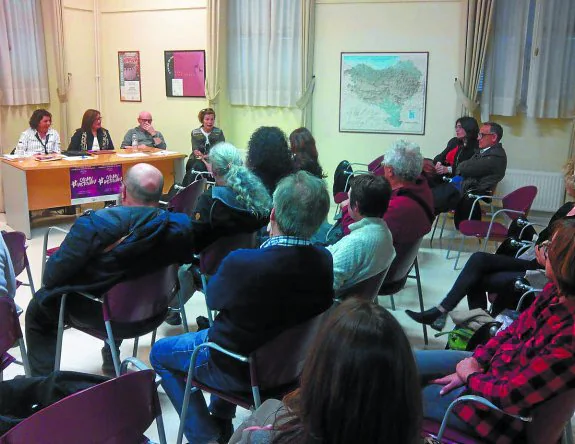 Imagen de la asamblea que Orain Hernani celebró en la Casa de Cultura.