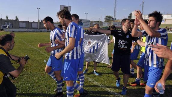 El Beasain celebra el pase a la última eliminatoria