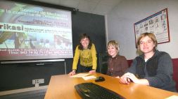 Ana Garro, Leire Alberdi y Olatz Arriola son las responsables de este servicio gratuito puesto en marcha por el IMH. [AITOR]