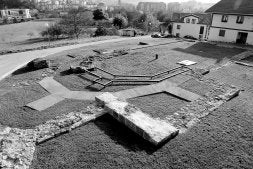 Parque arqueológico de las primitivas iglesias de Andoain, situado en la falda del monte Buruntza. /UNANUE