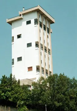 Polémica torre de Zarautz. /MIKEL